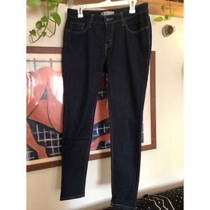 Levi’s ‘Legging’ dark wash skinny jeans.